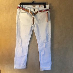 NWT Mudd White Distressed Jeans